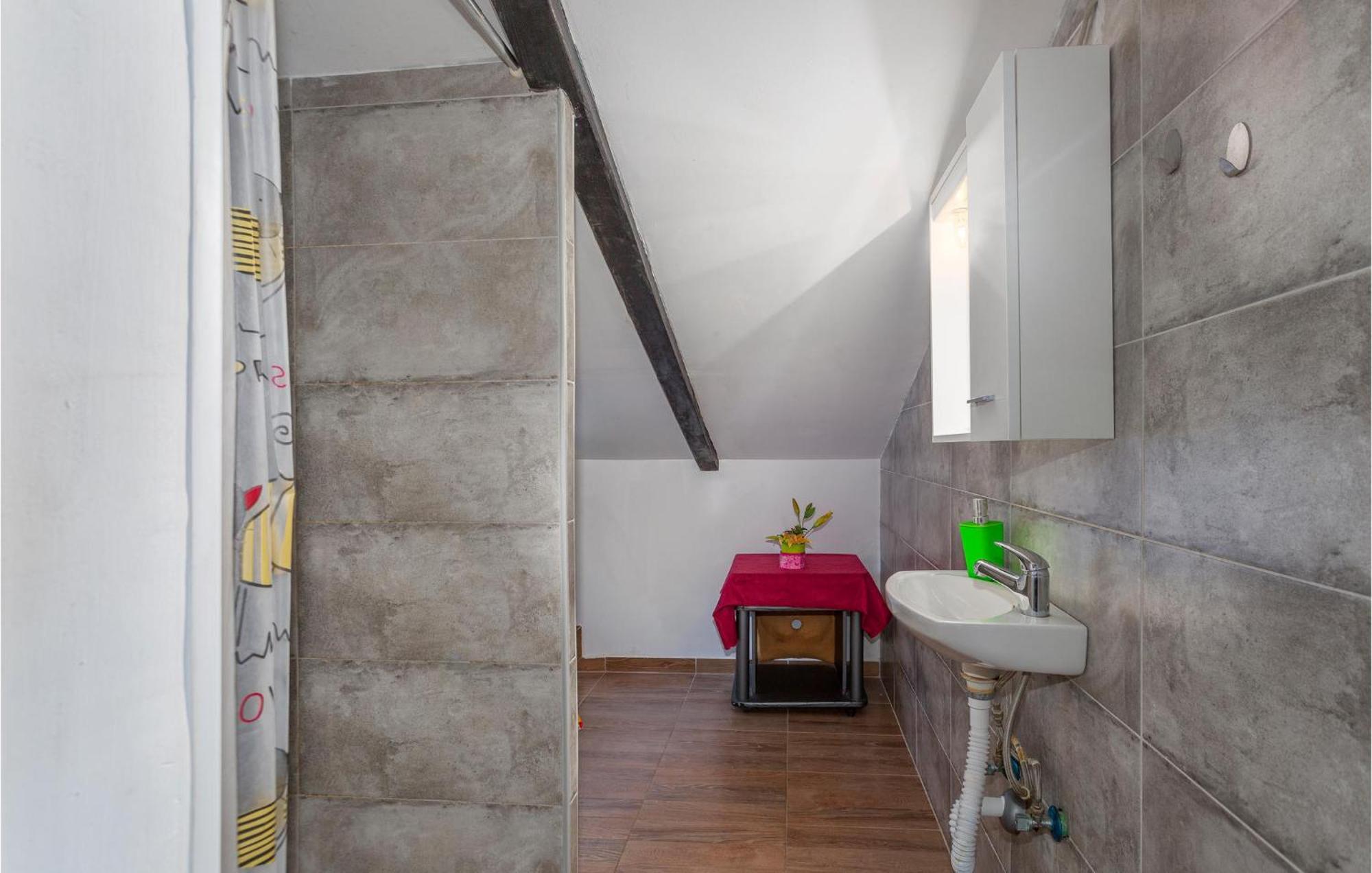 2 Bedroom Amazing Apartment In Нівице Екстер'єр фото